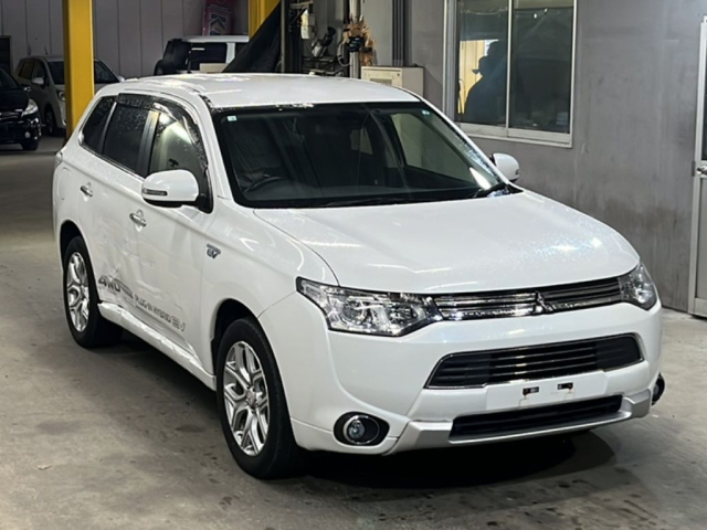 MITSUBISHI OUTLANDER PHEV 2014