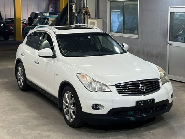 NISSAN SKYLINE CROSSOVER 2011