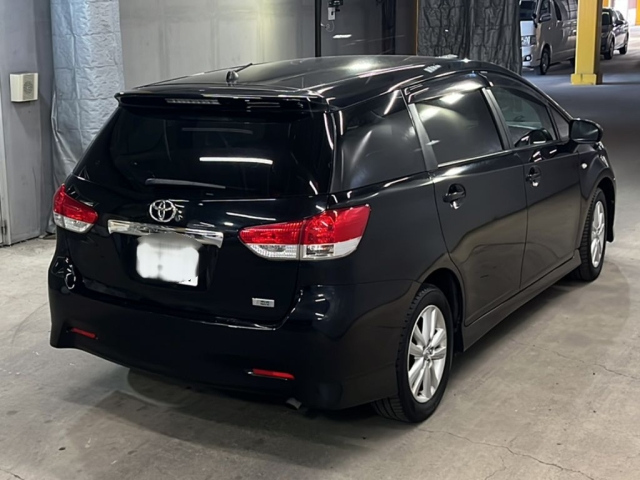 TOYOTA WISH 2011