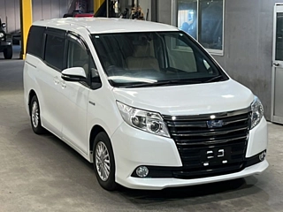 TOYOTA NOAH 2015