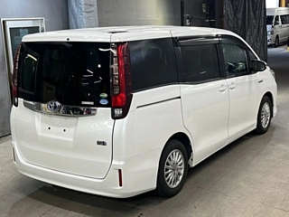 TOYOTA NOAH 2015