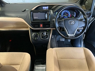 TOYOTA NOAH 2015