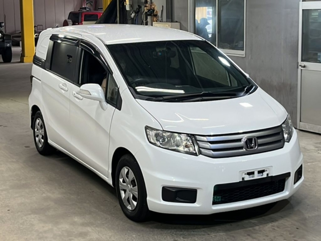 HONDA FREED 2013