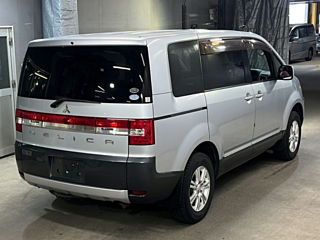 MITSUBISHI DELICA D5 2009