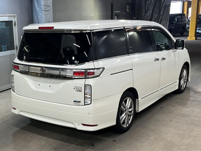 NISSAN ELGRAND 2012