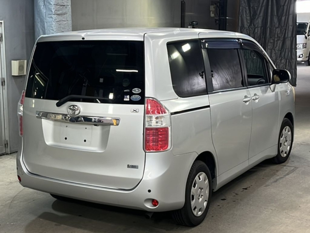 TOYOTA NOAH 2008