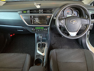 TOYOTA AURIS 2015