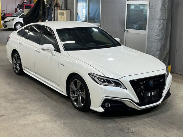 TOYOTA CROWN 2018