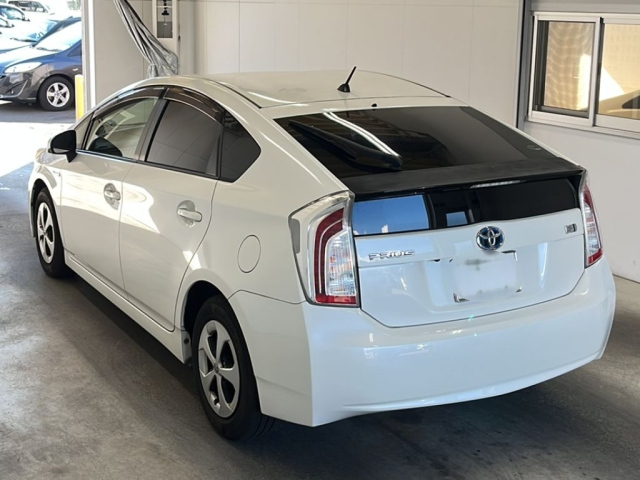 TOYOTA PRIUS 2012