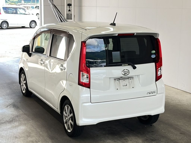 DAIHATSU MOVE 2015