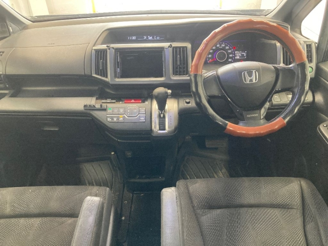 HONDA STEP WAGON 2011