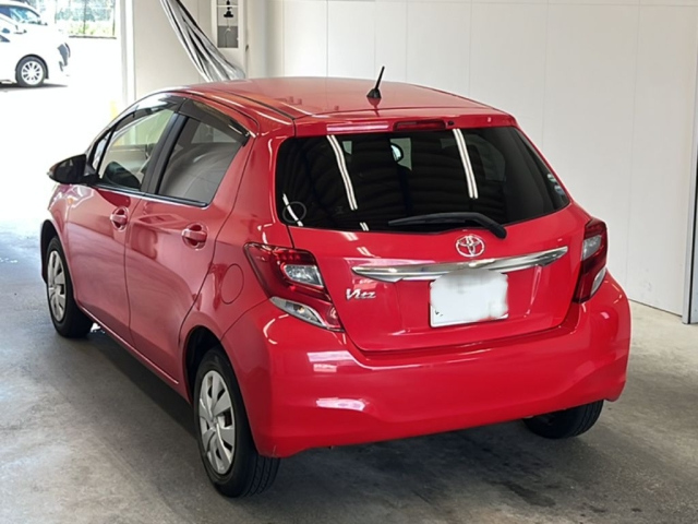 TOYOTA VITZ 2015