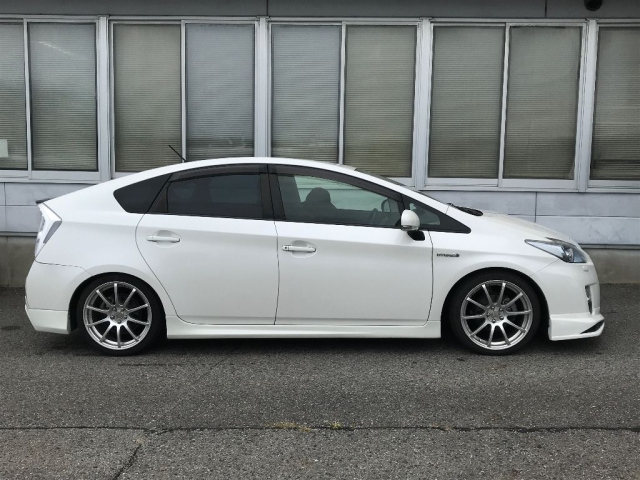 TOYOTA PRIUS 2011