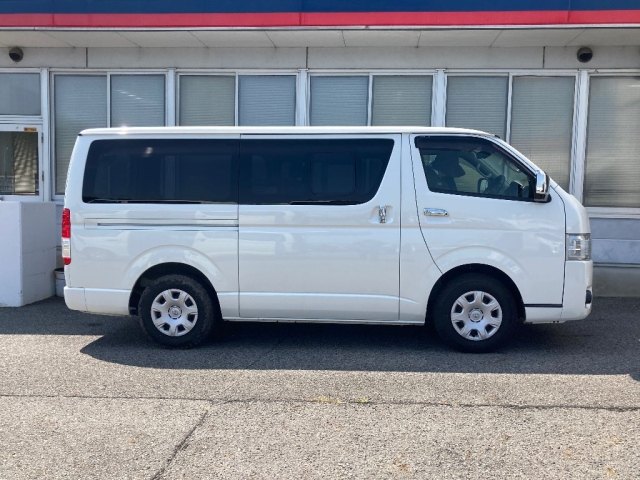 TOYOTA HIACE VAN 2020