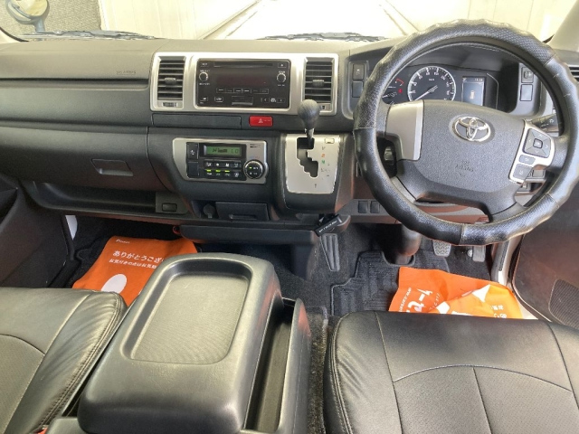 TOYOTA HIACE VAN 2020