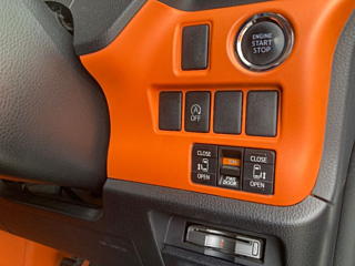 TOYOTA VOXY 2014