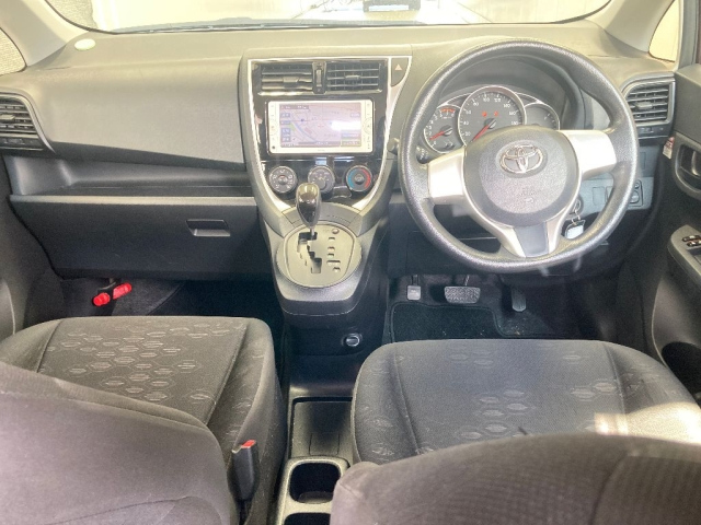 TOYOTA RACTIS 2014