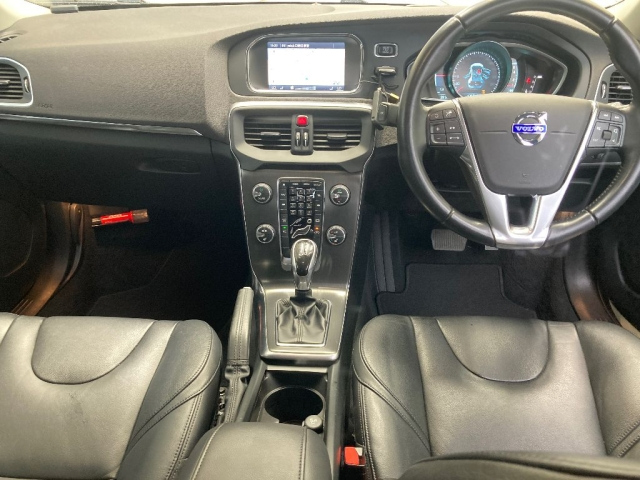 VOLVO V40 2014