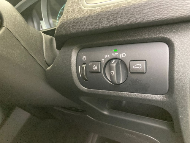 VOLVO V40 2014