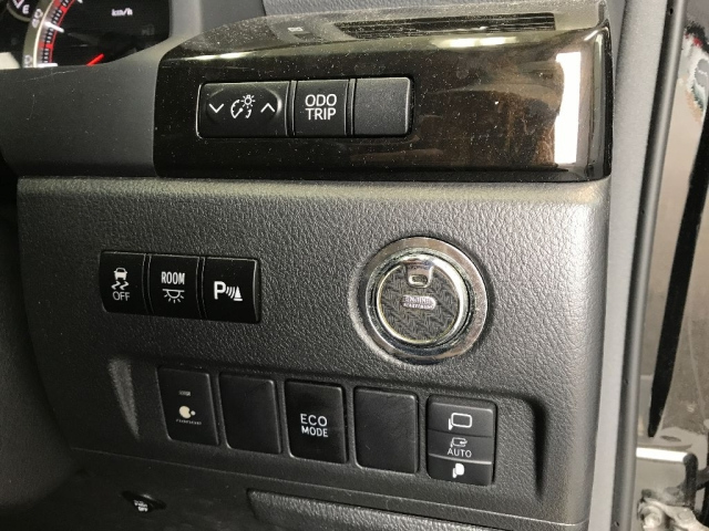 TOYOTA VELLFIRE 2014