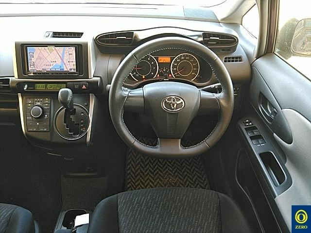TOYOTA WISH 2011