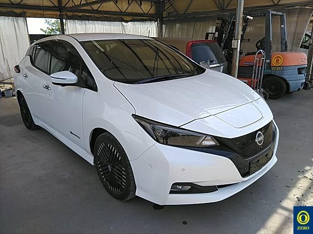 NISSAN LEAF 2023