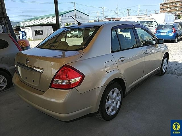 NISSAN TIIDA LATIO 2009