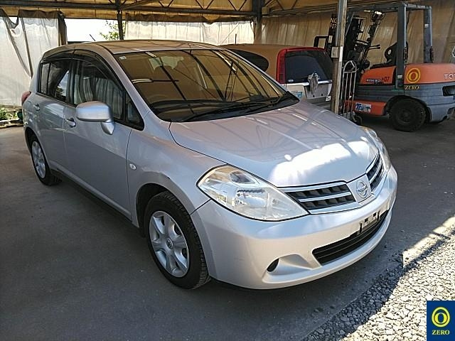 NISSAN TIIDA 2010