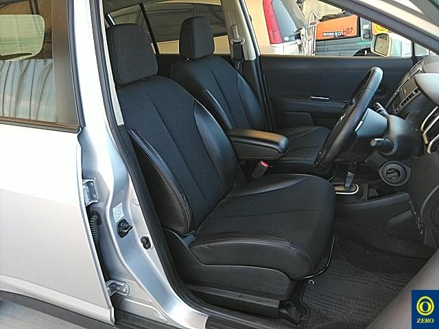 NISSAN TIIDA 2010
