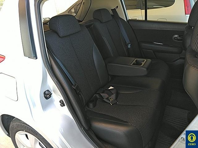 NISSAN TIIDA 2010