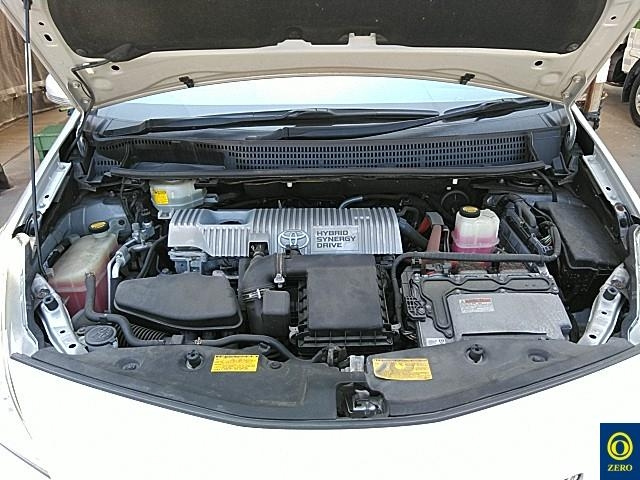 TOYOTA PRIUS ALPHA 2012