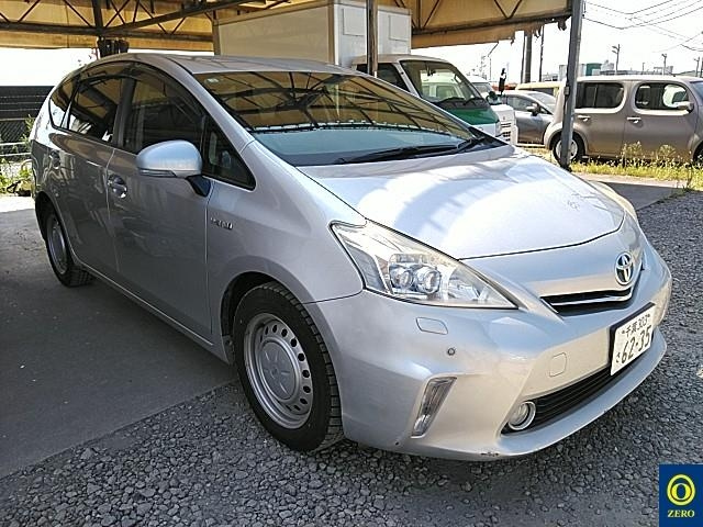 TOYOTA PRIUS ALPHA 2012