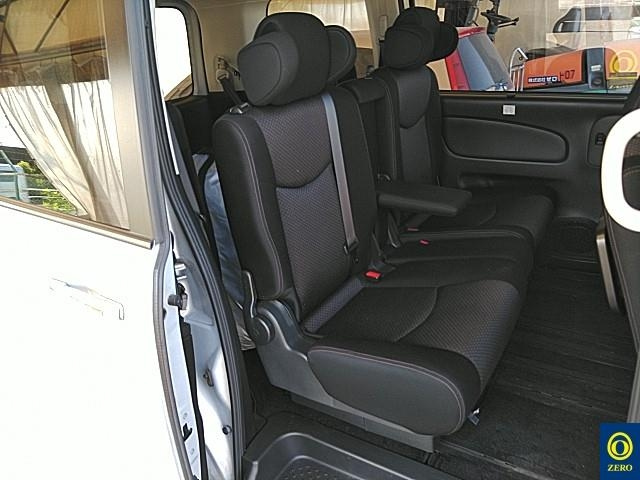 NISSAN SERENA 2012