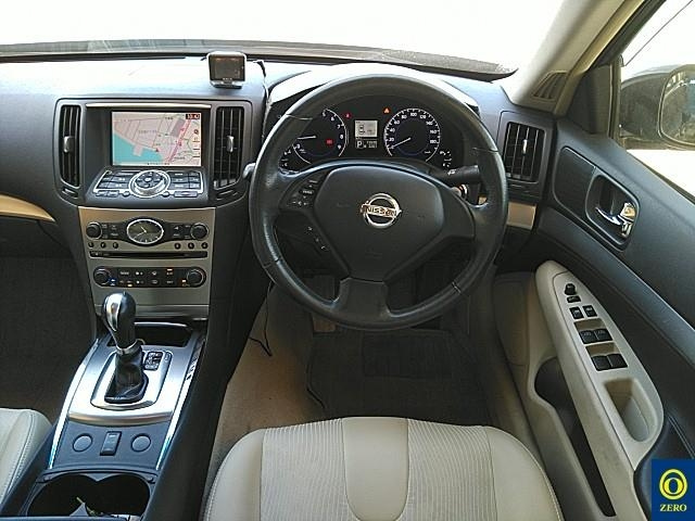 NISSAN SKYLINE 2010