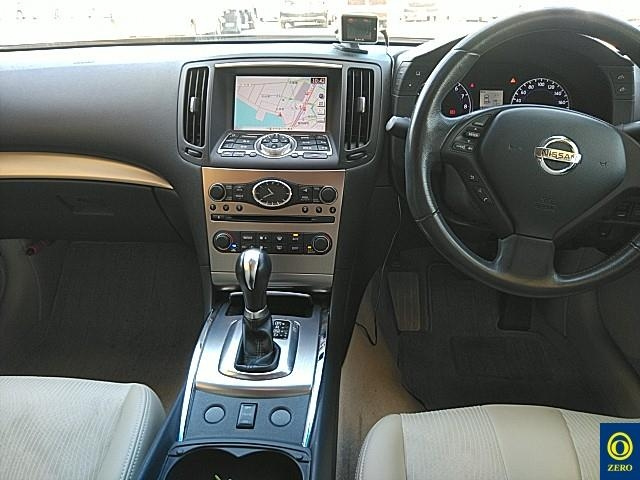 NISSAN SKYLINE 2010