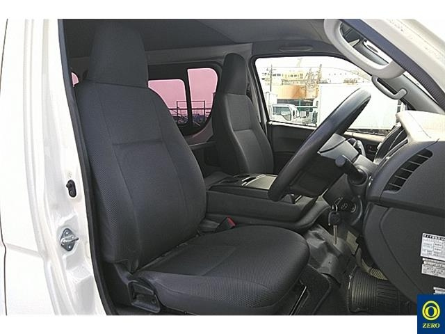 TOYOTA HIACE VAN 2014