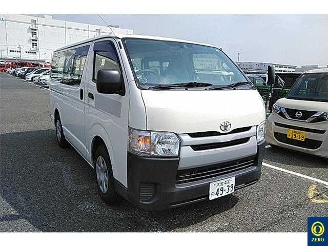 TOYOTA HIACE VAN 2015