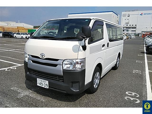 TOYOTA HIACE VAN 2015