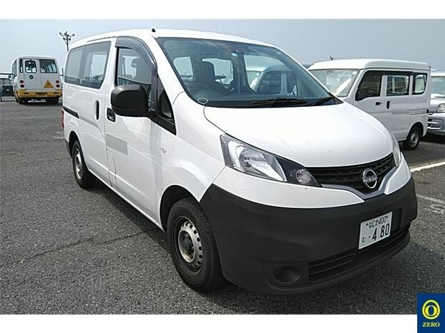 NISSAN NV200 2021