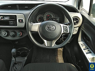 TOYOTA VITZ 2016