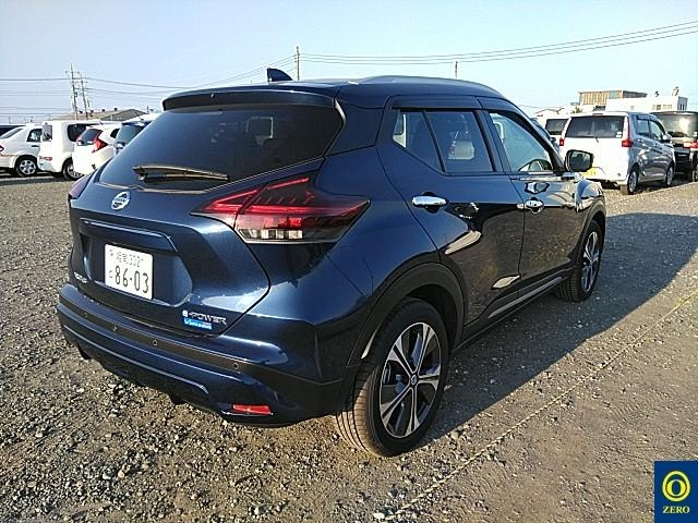 NISSAN KIX 2023