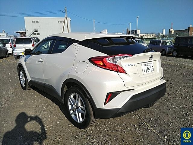 TOYOTA C-HR 2021