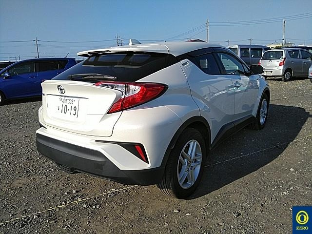 TOYOTA C-HR 2021