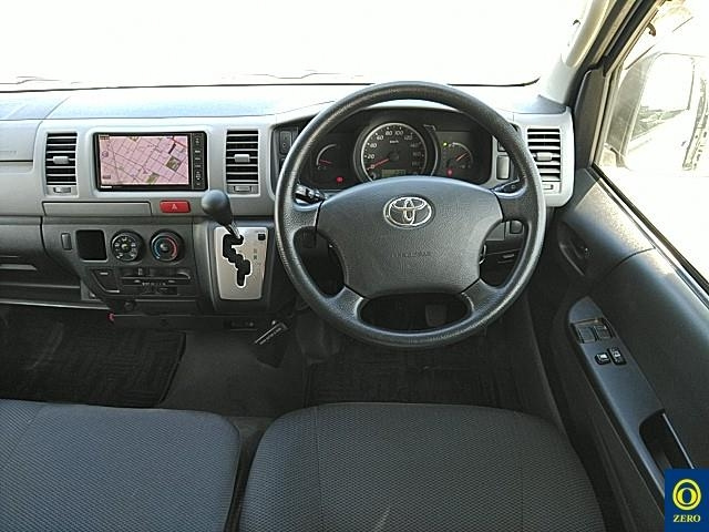 TOYOTA HIACE VAN 2012