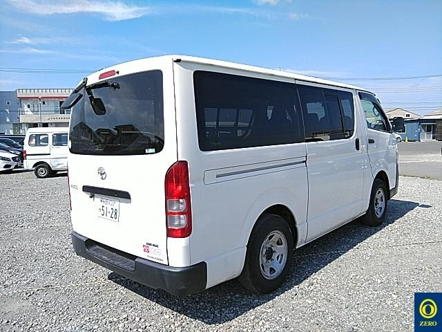 TOYOTA HIACE VAN 2012