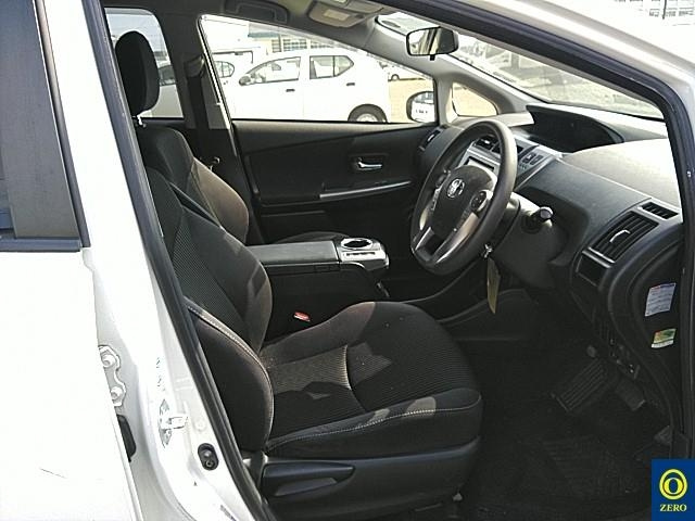 TOYOTA PRIUS ALPHA 2018