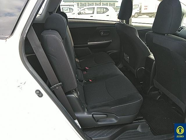 TOYOTA PRIUS ALPHA 2018