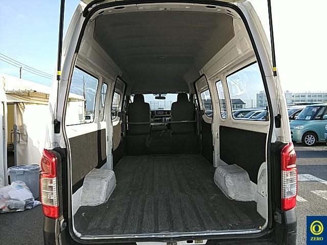 NISSAN CARAVAN VAN 2018