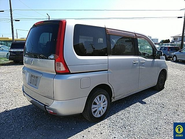 NISSAN SERENA 2010