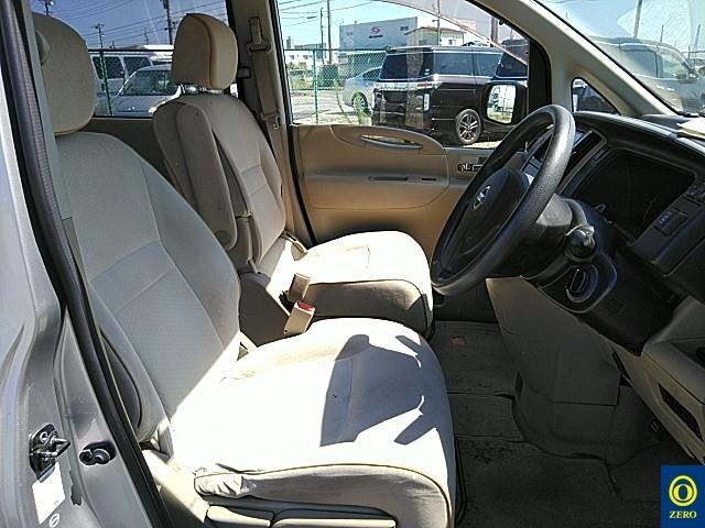 NISSAN SERENA 2010